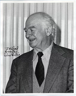 Linus Pauling autograph