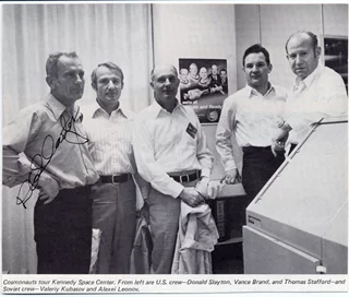 Deke Slayton autograph