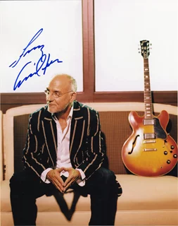 Larry Carlton autograph