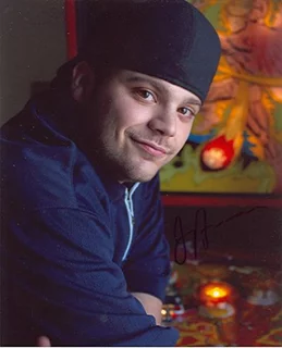 Jerry Ferrara autograph