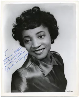 Pauline Myers autograph