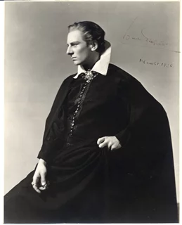 John Gielgud autograph