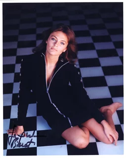 Jacqueline Bisset autograph
