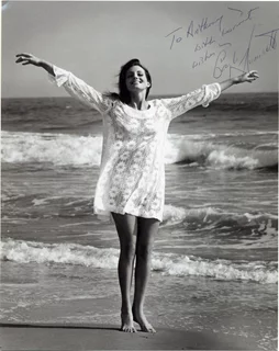 Gayle Hunnicutt autograph