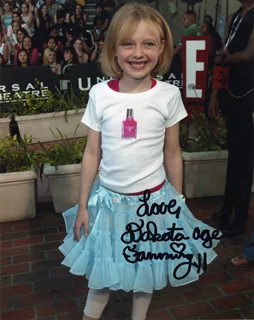 Dakota Fanning autograph