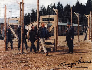 Angus Lennie autograph