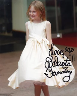 Dakota Fanning autograph