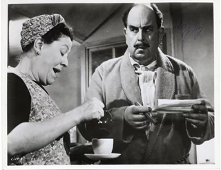 Robert Morley autograph