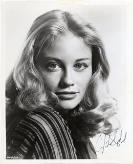 Cybill Shepherd autograph