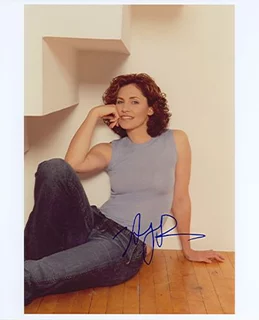 Amy Brenneman autograph