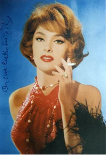 Gina Lollobrigida autograph