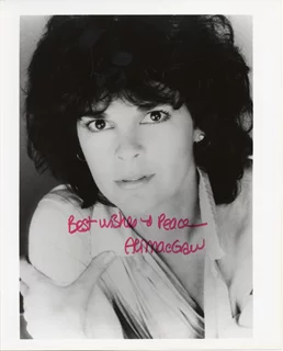 Ali MacGraw autograph