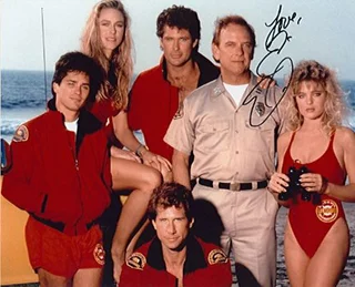 Erika Eleniak autograph