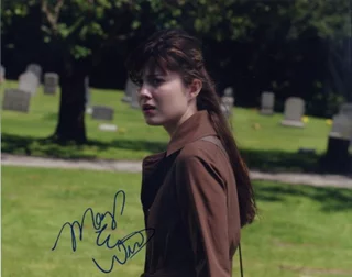 Mary Elizabeth Winstead autograph
