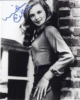 Linda Evans autograph