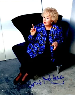Doris Roberts autograph