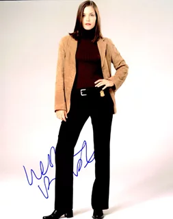 Leslie Bibb autograph