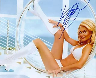 Kelly Carlson autograph