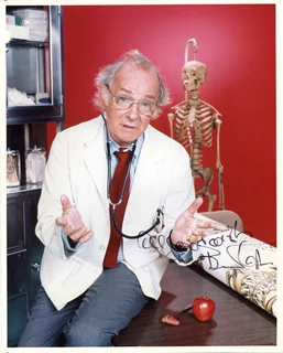 Barnard Hughes autograph