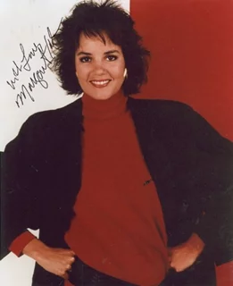 Margaret Colin autograph