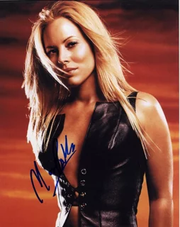 Maria Bello autograph