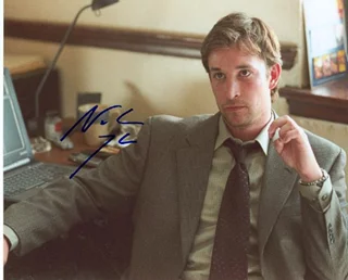 Noah Wyle autograph