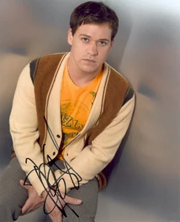 T.R. Knight autograph