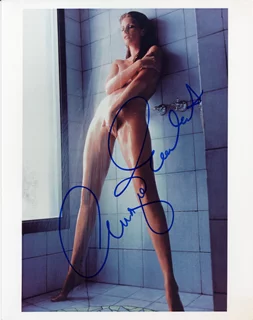 Angie Everhart autograph