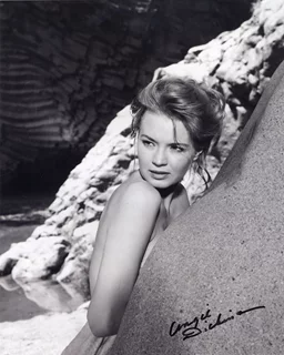Angie Dickinson autograph