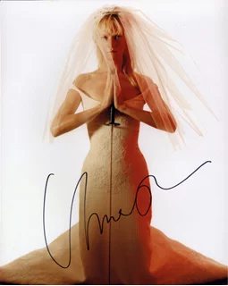 Uma Thurman autograph
