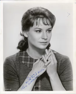 Lois Nettleton autograph