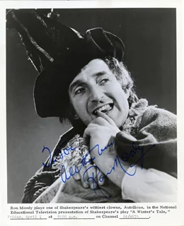 Ron Moody autograph