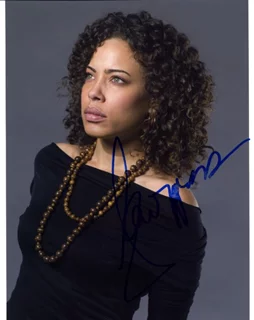 Tawny Cypress autograph
