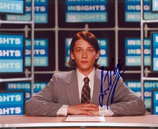 Lou Taylor Pucci autograph