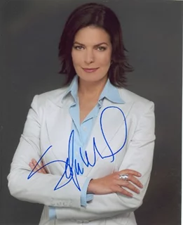 Sela Ward autograph