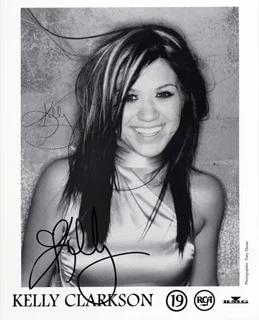 Kelly Clarkson autograph