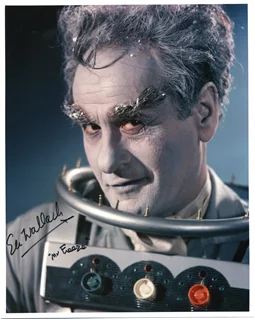 Eli Wallach autograph