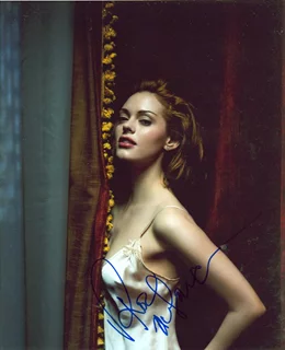 Rose McGowan autograph