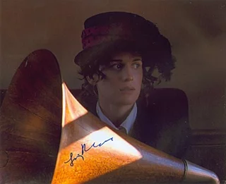 Elizabeth Reaser autograph