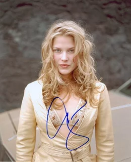 Ali Larter autograph