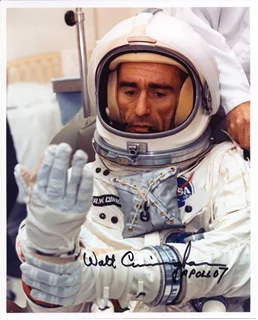 Walt Cunningham autograph