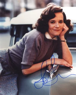 Lea Thompson autograph