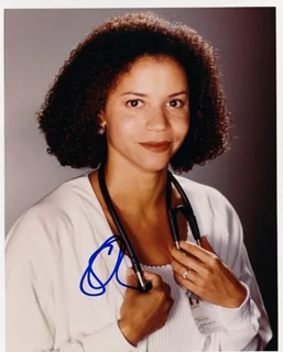 Gloria Reuben autograph