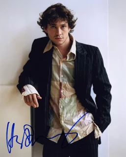 Hugh Dancy autograph
