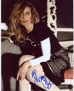 Missi Pyle autograph
