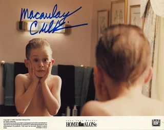 Macaulay Culkin autograph