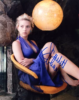 Scarlett Johansson autograph