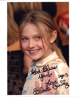 Dakota Fanning autograph
