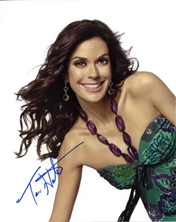 Teri Hatcher autograph