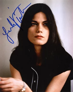 Linda Fiorentino autograph